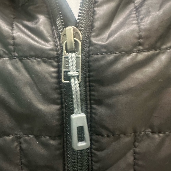 Patagonia Dark Quilted Vest - Picture 3 of 11